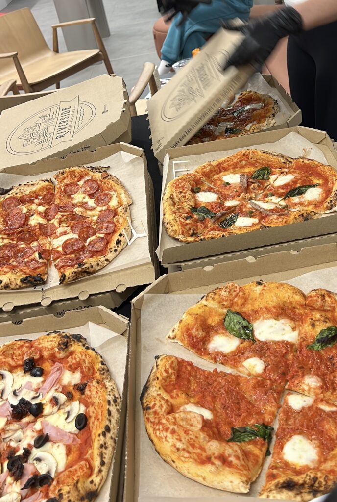 piatkovica pizza hostesing event
